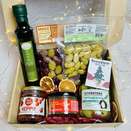 Новогодний гастрономический подарок «Средиземноморский вечер» с премиальными оливками и деликатесами