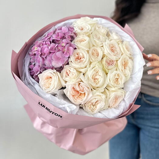 Bouquet "Hydrangea and peony-like roses"