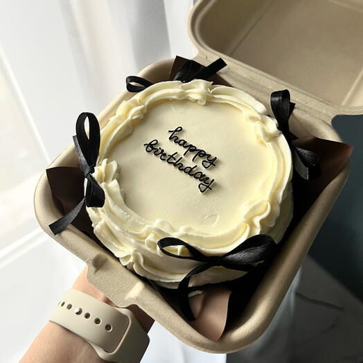 Бенто торт Ламбет с рюшами на день рождения Happy Birthday