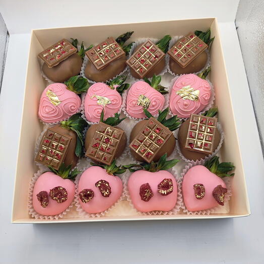 Клубника в шоколаде 16-20 ягод дизайнерский набор 🍓