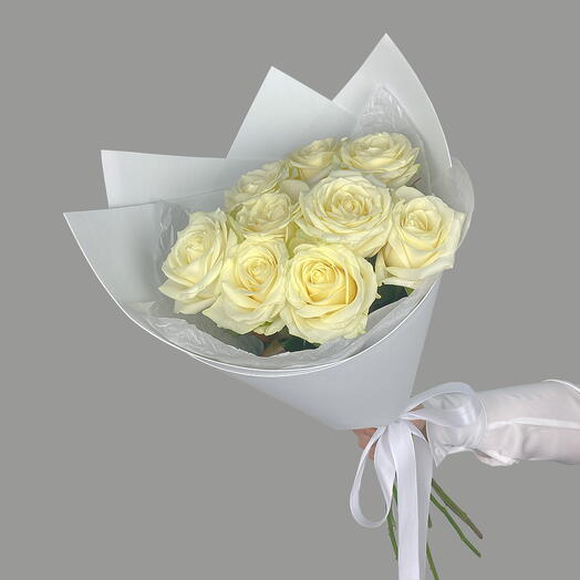 Ramo de 9 rosas blancas