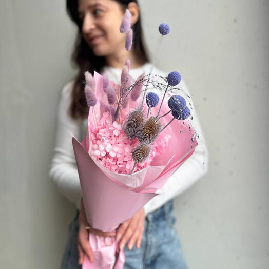 Сухоцветный Букет с Гортензией, Краспедией и Лагурусом "Лиловый Каскад"
