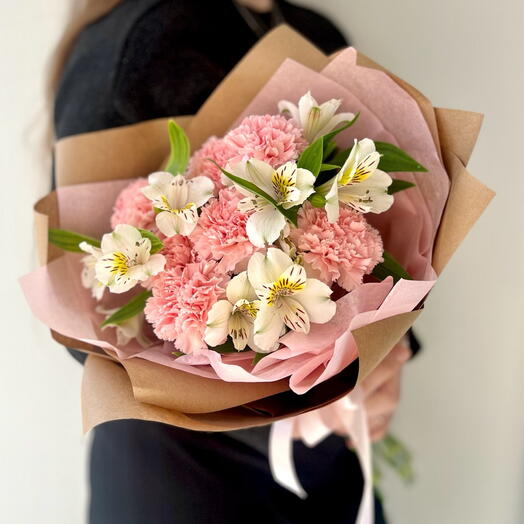 Букет стойких диантусов с альстромерией 🌸🤍