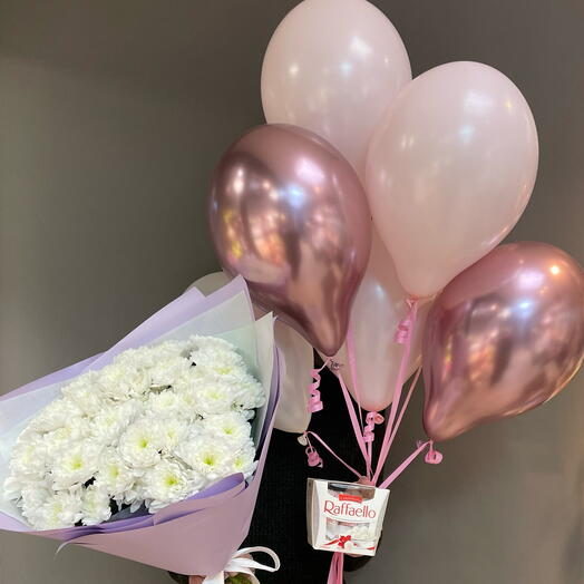 Белая хризантема 7шт с шарами и рафаелло