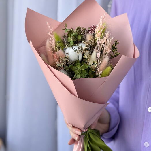 Букет из сухоцветов и стабилизированных цветов ,розовый, пудровый