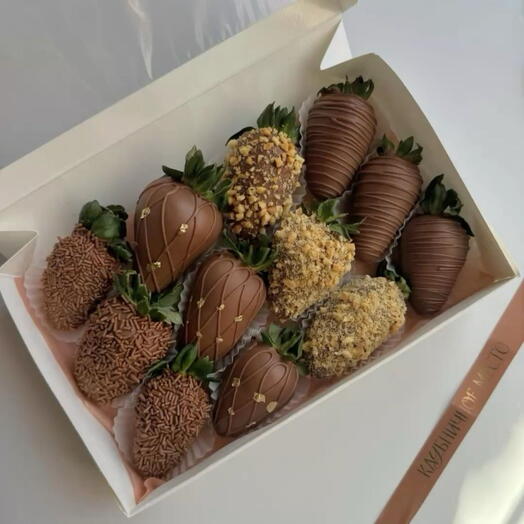 Клубника в шоколаде 12 ягод