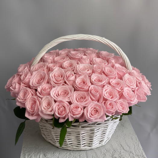 101 роза в корзине pink