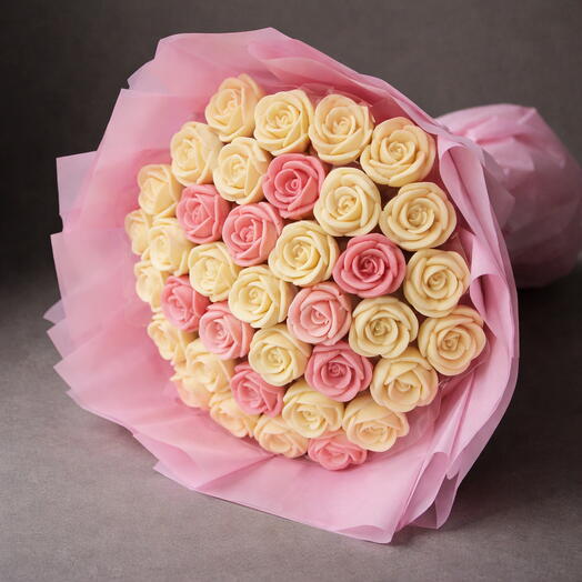 Подарок девушке 💝 37 шоколадных роз — нежный розово-белый букет с доставкой