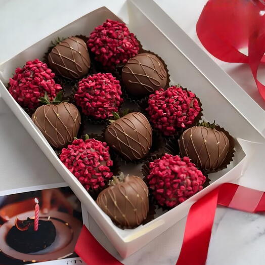 Клубника в шоколаде "С праздником, любимая!"