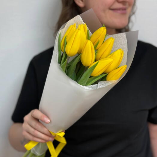 Букет из 9 желтых тюльпанов