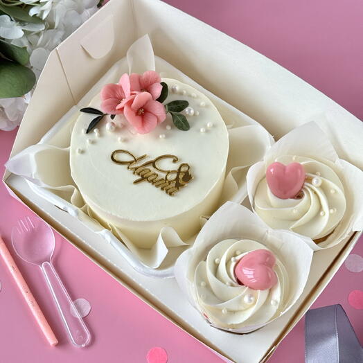 Набор бенто торт «С 8 марта» + 2 капкейка