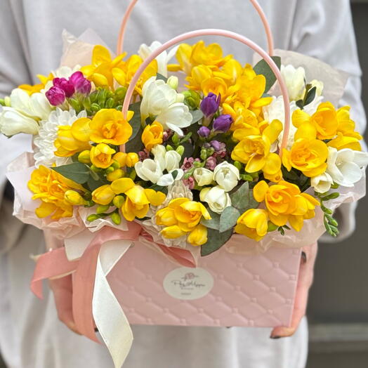 Цветы в коробке Весна