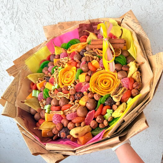 Букет из сухофруктов и орехов "Ярче солнца"