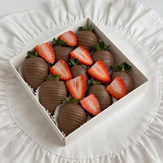 набор клубники в шоколаде 9штук