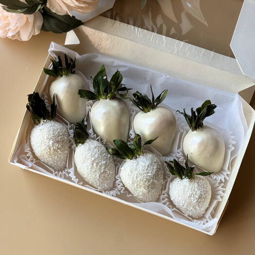 Клубника в белом шоколаде 8 шт