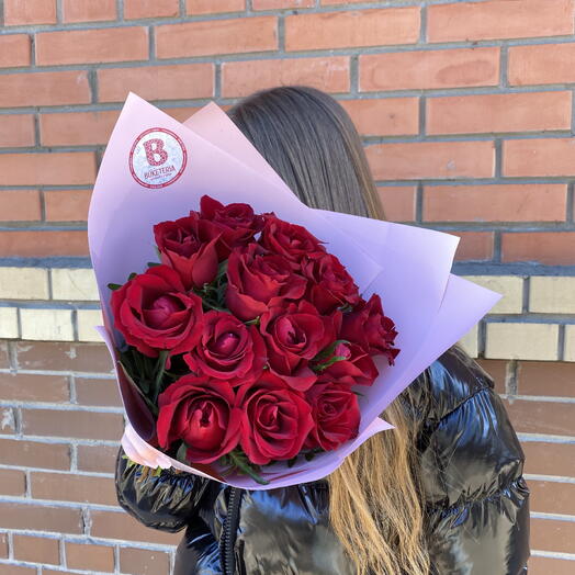 Букет из 13 кенийских бордовых роз