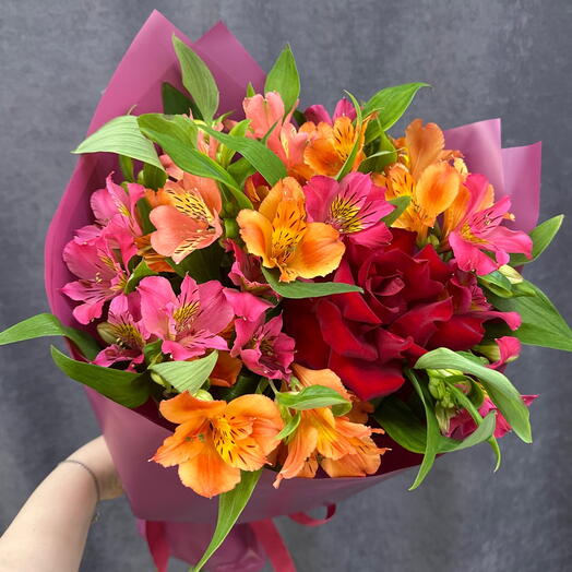 Вдохновение💕 букет из французской розы и стойких альстромерий