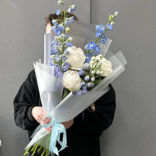 Ароматный букет с белыми пионами и дельфиниумом  (0006)💙