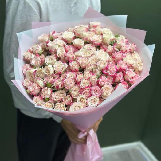 Bush roses bouquet