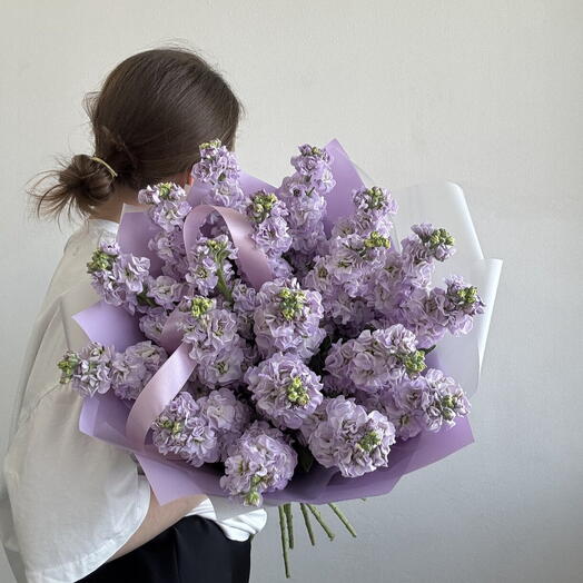 букет из ароматной маттиолы💜