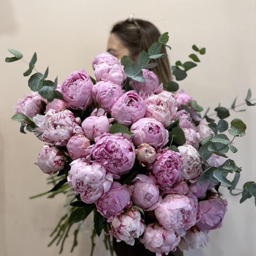 Розовые пионы 51шт
