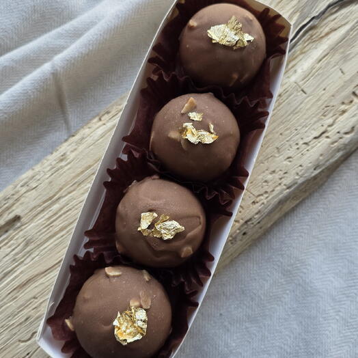 Корпусная конфета "Fererro Rocher "