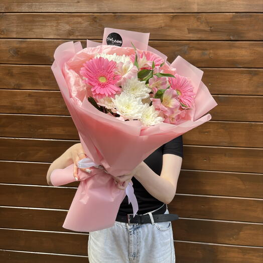 Розовый букет с герберами