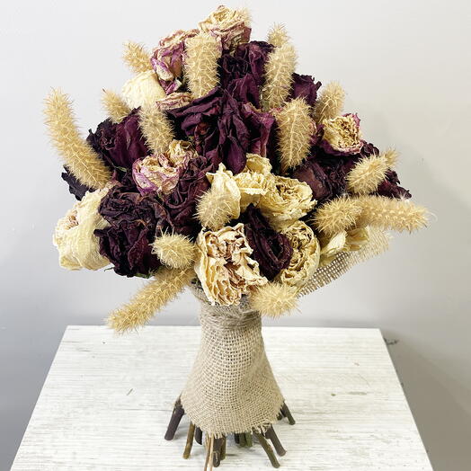 Dried bouquet of Thorns and Roses