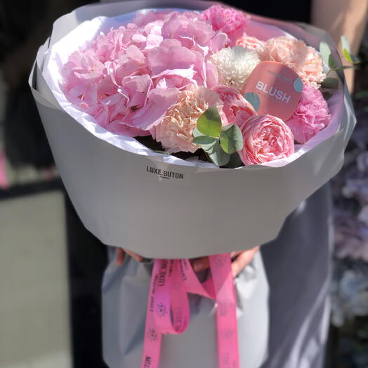 🌸🌸🌸Букет цветов «Пудровое очарование» + подарок от Vivienne Sabo — румяна MACARON🌸