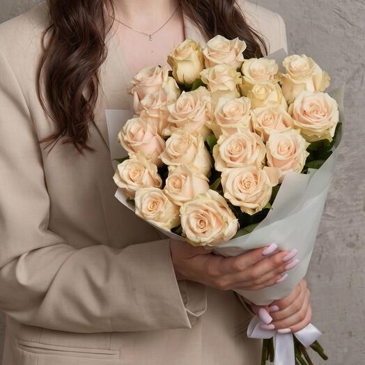 Bouquet of 21 cream roses