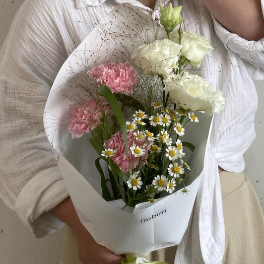 Мини букет комплимент 🌿 с лизиантусом, ромашкой, диантусами