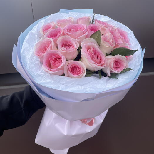 Букет розовых роз 17 шт