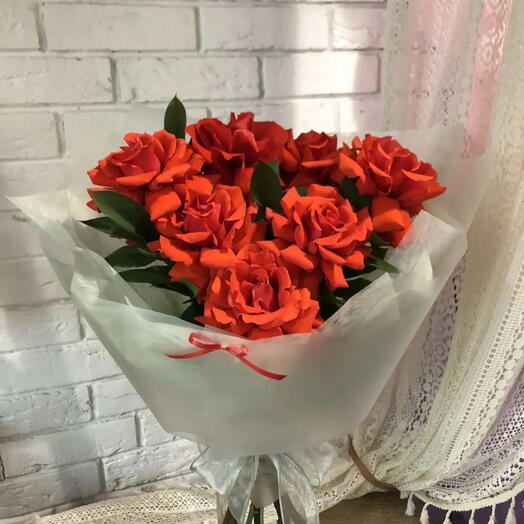Букет из розы и рускуса