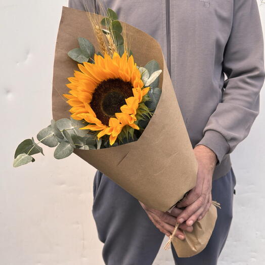 Букет комплимент из подсолнуха с эвкалиптом 🌻