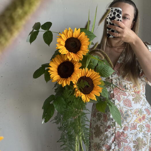 Подсолнухи и травы 🌻🌿