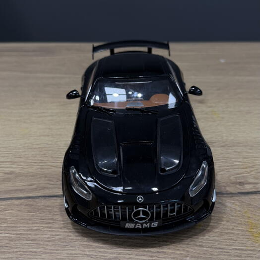Машина Mercedes