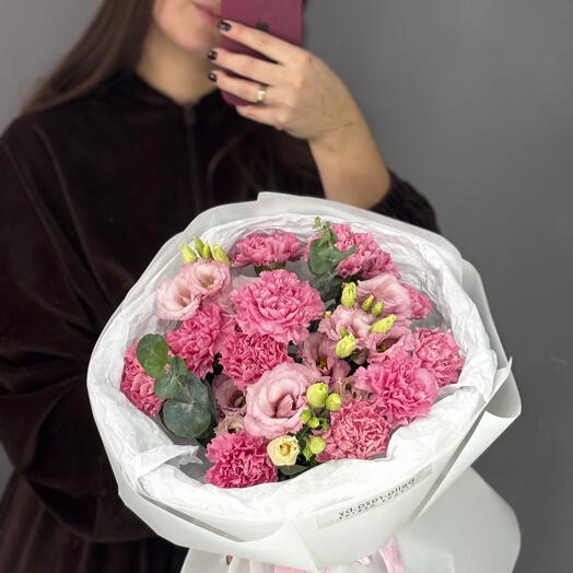 Кружевные диантусы и эустома 💕