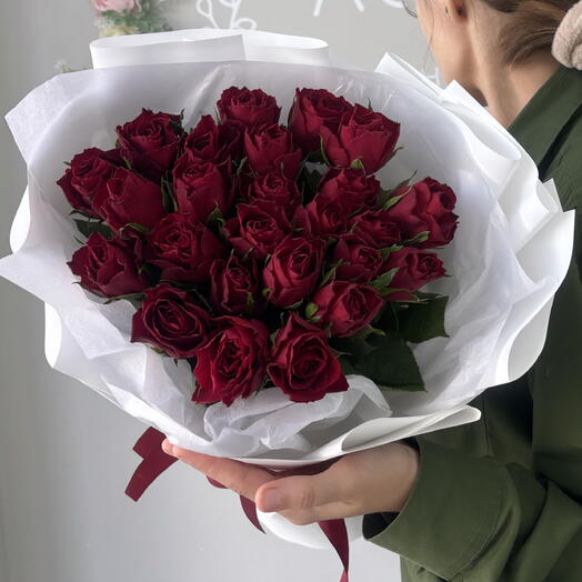 Букет бордовых кенийских роз 25 шт (1)