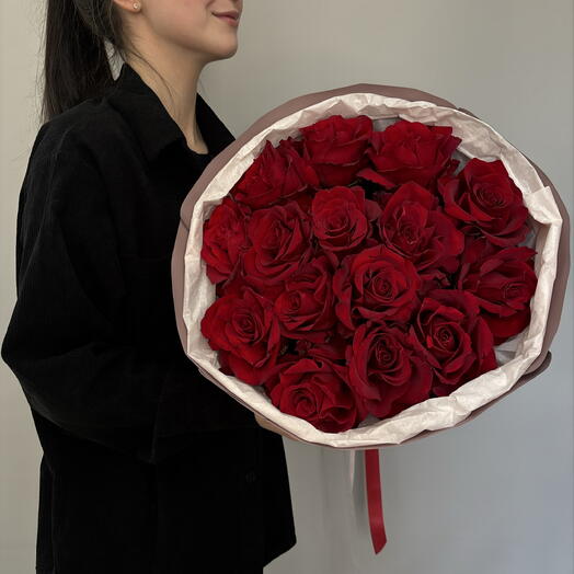 Букет из бордовых роз
