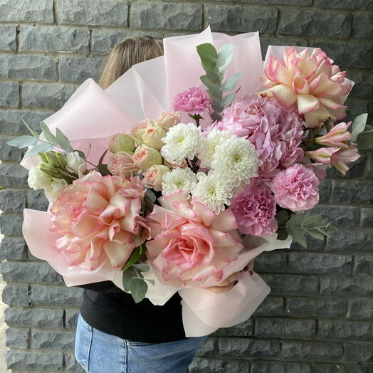 Букет «Роскошь» с гортензией и французскими розами 🩷🌸