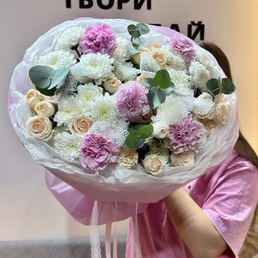 Вау букет для любимой из хризантемы, пионовидных кустовых роз, диантусов и эвкалипта / дофамин /  Доставка в Уфе