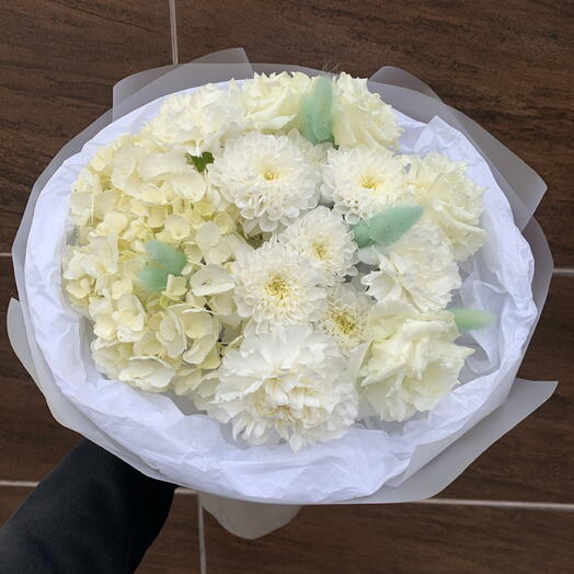 Букет,из гортензии,эустомы,диантусов, лагуруса