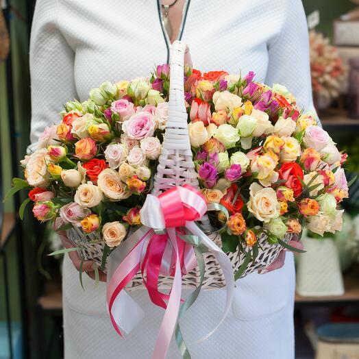 Basket with bush roses by Lily Marlene