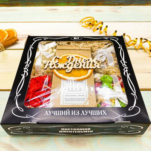 Подарочный набор чая на день рождения мужчине «Самому мужественному»