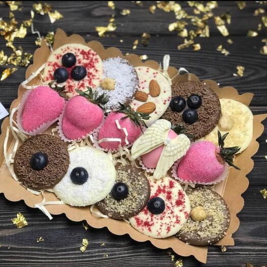 Strawberry set in chocolate "Angel"