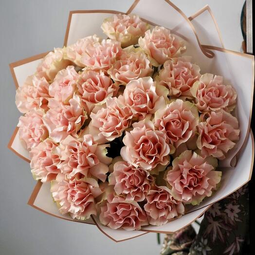 Bouquet of 25 pink French roses