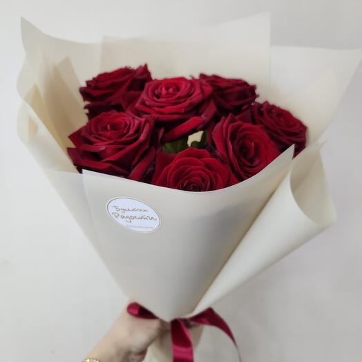 A small bouquet of red fragrant roses to lift the mood