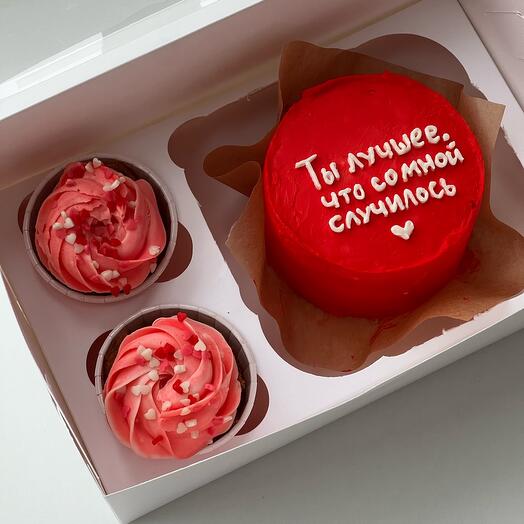 Conjunto de tortas y cupcakes