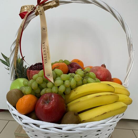 Frutas de temporada en la cesta