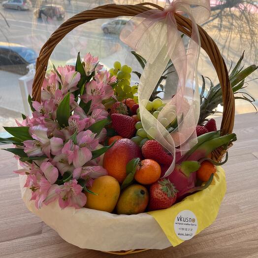 Фруктовий кошик L з альстрамеріями